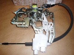 zámek zadních dveří renault master 8200766888,906123257R